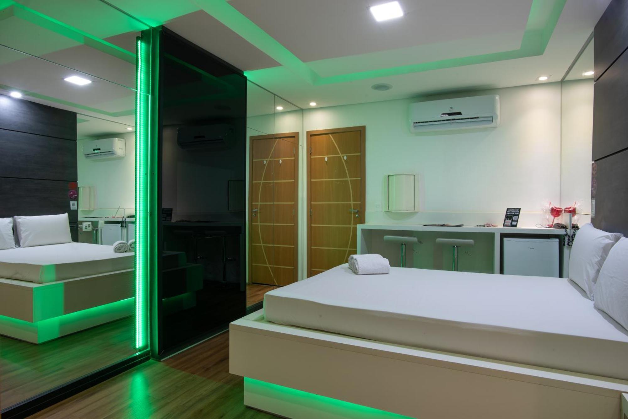 Motel Fantasy 4 (Adults Only) Белу-Оризонти Экстерьер фото